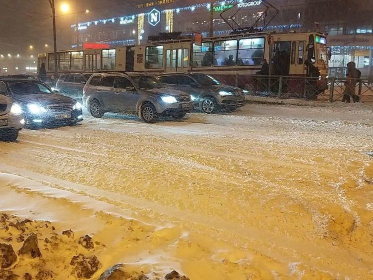Циклон «Чарли» принесет в Калининград штормовой ветер и метели 10 января