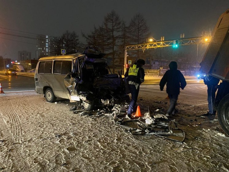 В Екатеринбурге погиб водитель Toyota, в которую влетел КАМАЗ