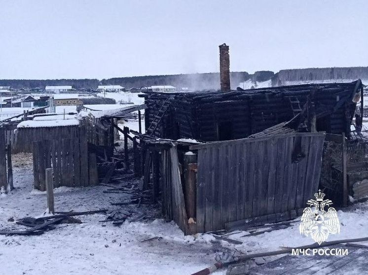 Трое мужчин погибли на пожаре в Аларском районе