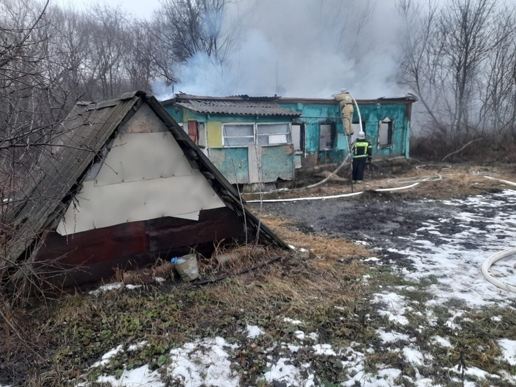 В Должанском районе огонь уничтожил дом