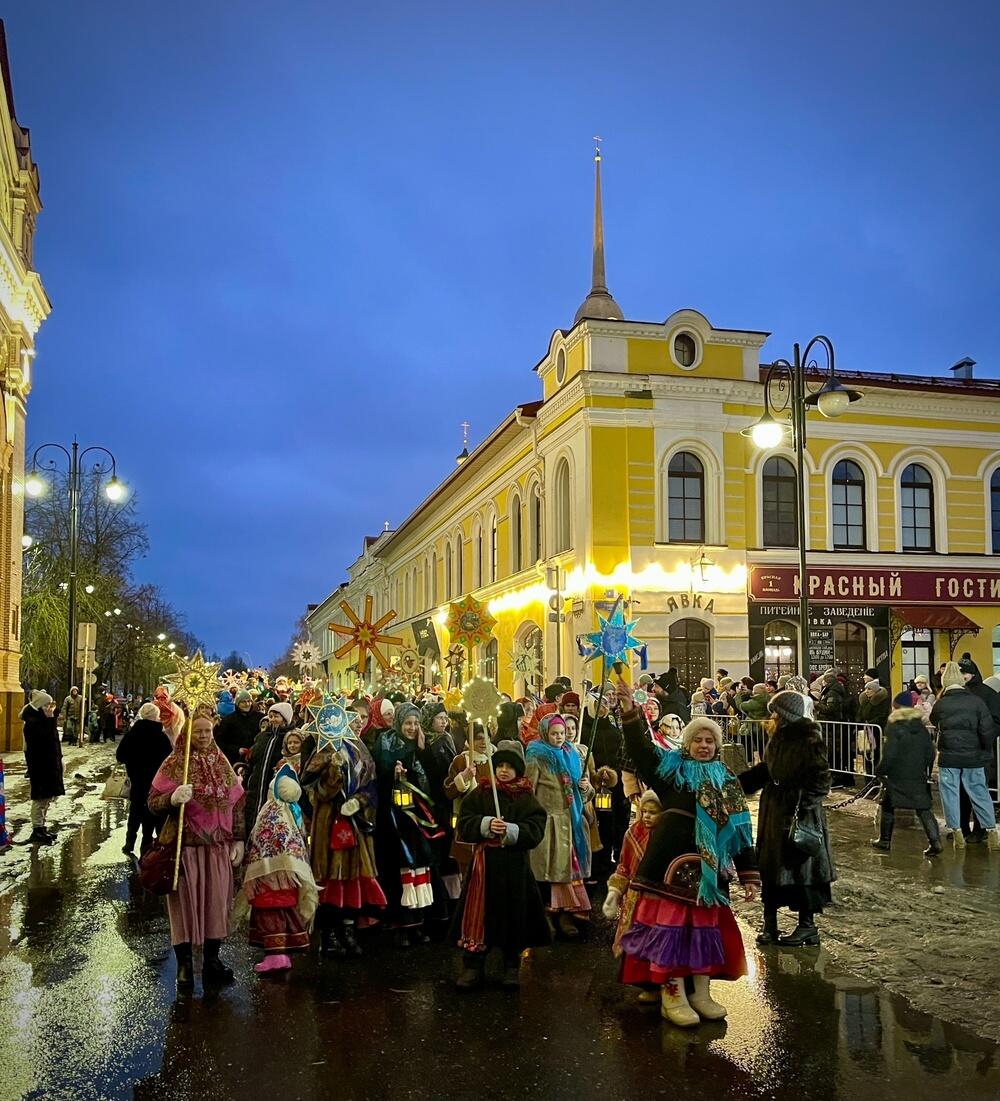 В Рыбинске прошло красочное Рождественское шествие