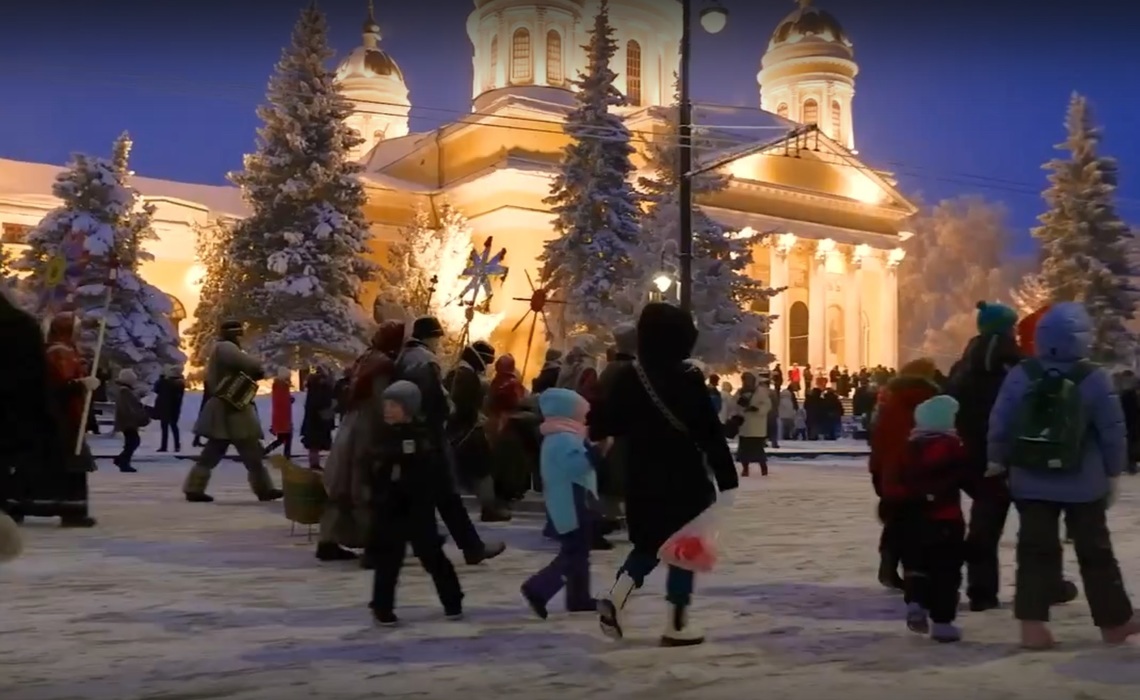 В Рыбинске прошло красочное Рождественское шествие