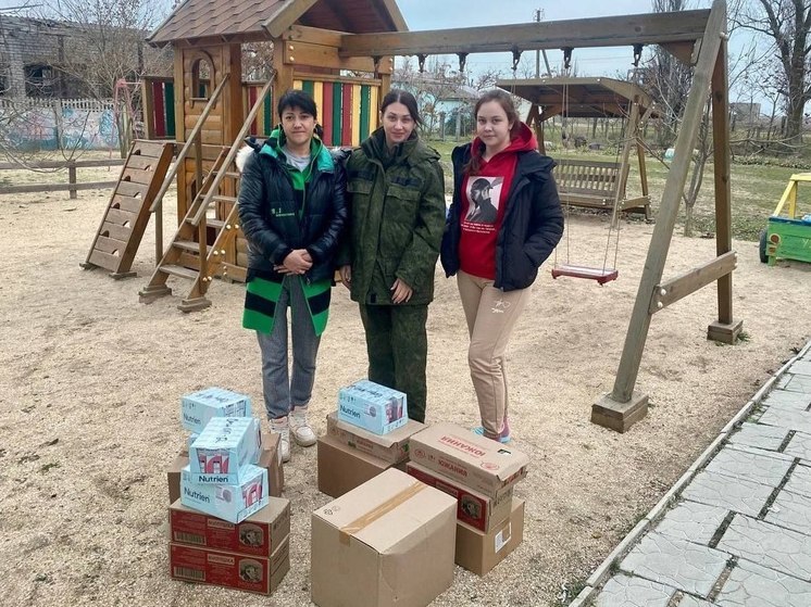 На Херсонщине следователи поздравили детей с новогодними праздниками
