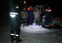 За время новогодних праздников сотрудники Марийской аварийно-спасательной службы дважды выезжали на Волгу помогать рыбакам.