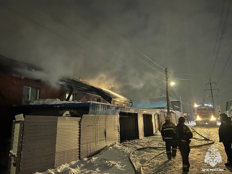 В Новосибирске произошел пожар в двухквартирном частном жилом доме