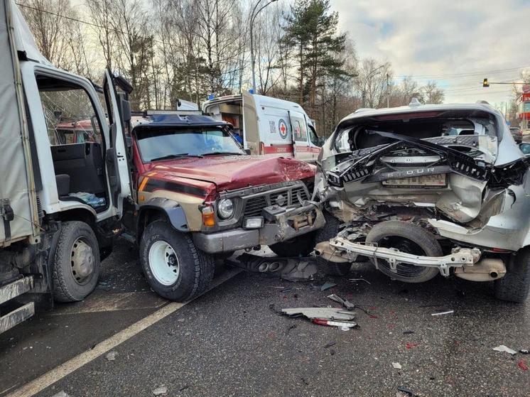 Семь автомобилей столкнулись в массовом ДТП в Балашихе