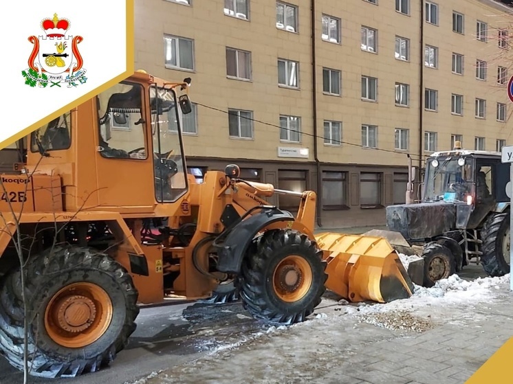 В Смоленске продолжается уборка улиц