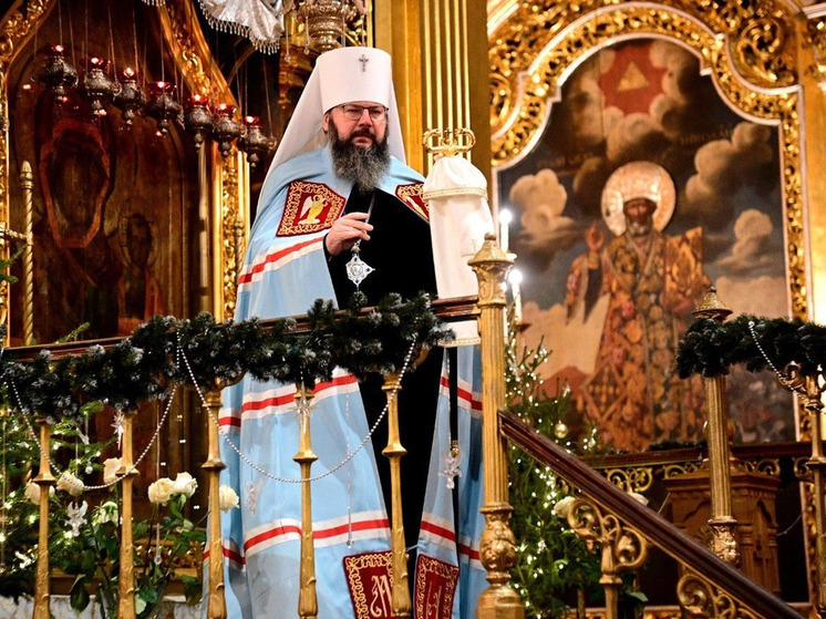 Митрополит Смоленский и Дорогобужский Исидор возглавил праздничную вечерню