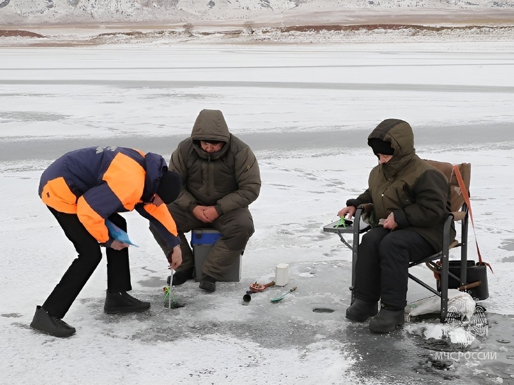 Крепкие морозы укрепили лед на водоемах Хакасии