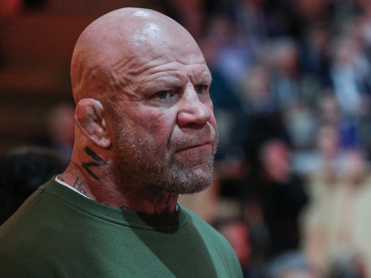 Боец MMA Монсон намерен посетить священные места для мусульман в Саудовской Аравии