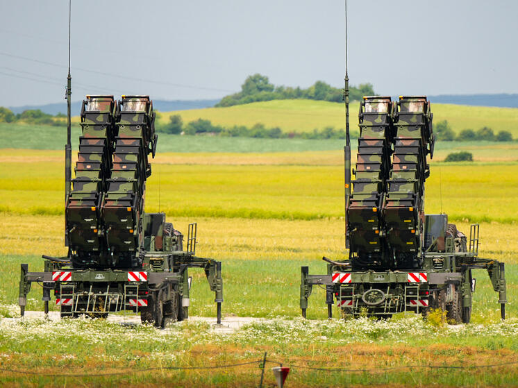 Помощь Киеву натовцы спешно хотят защитить от Трампа