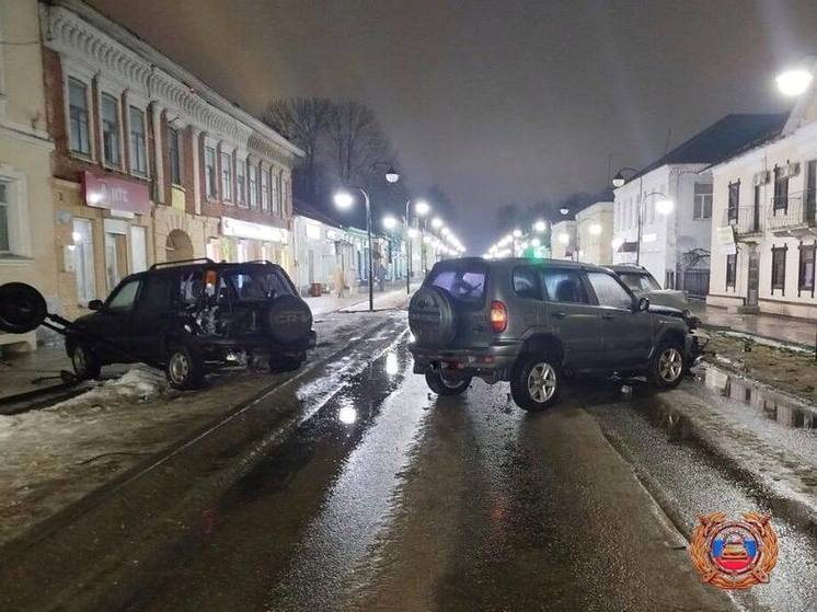 В Тверской области маленький мальчик и мужчина пострадали в аварии