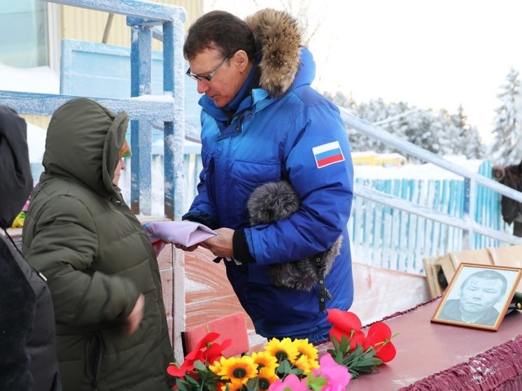 Жители Шурышкарского района проводили в последний путь павшего на фронте земляка