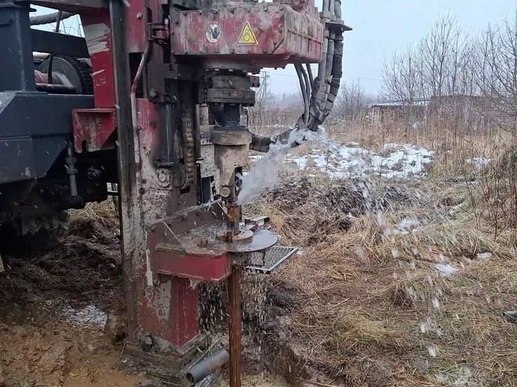 В калининградском поселке капитально ремонтируют водозаборную скважину