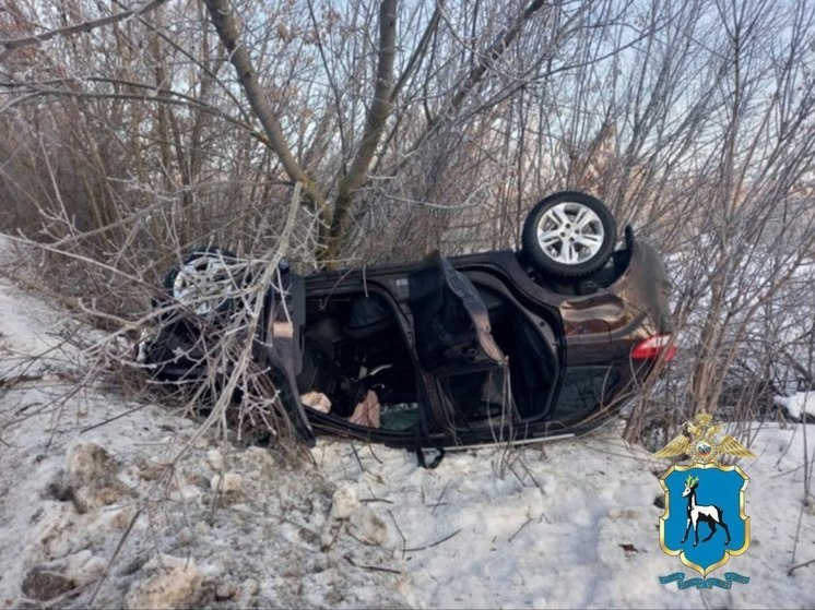 LADA XRAY перевернулась на 20-м километре трассы «Самара – Хрящёвка» 10 января