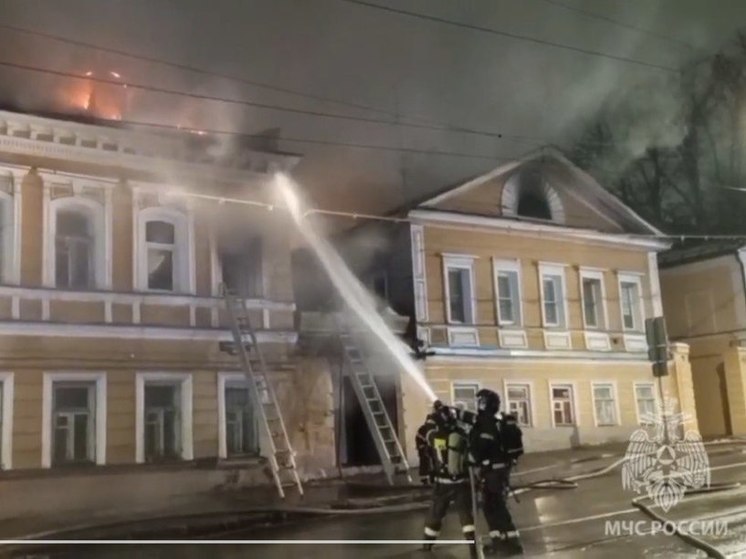 Один человек погиб, двое спасены при пожаре в центре Нижнего