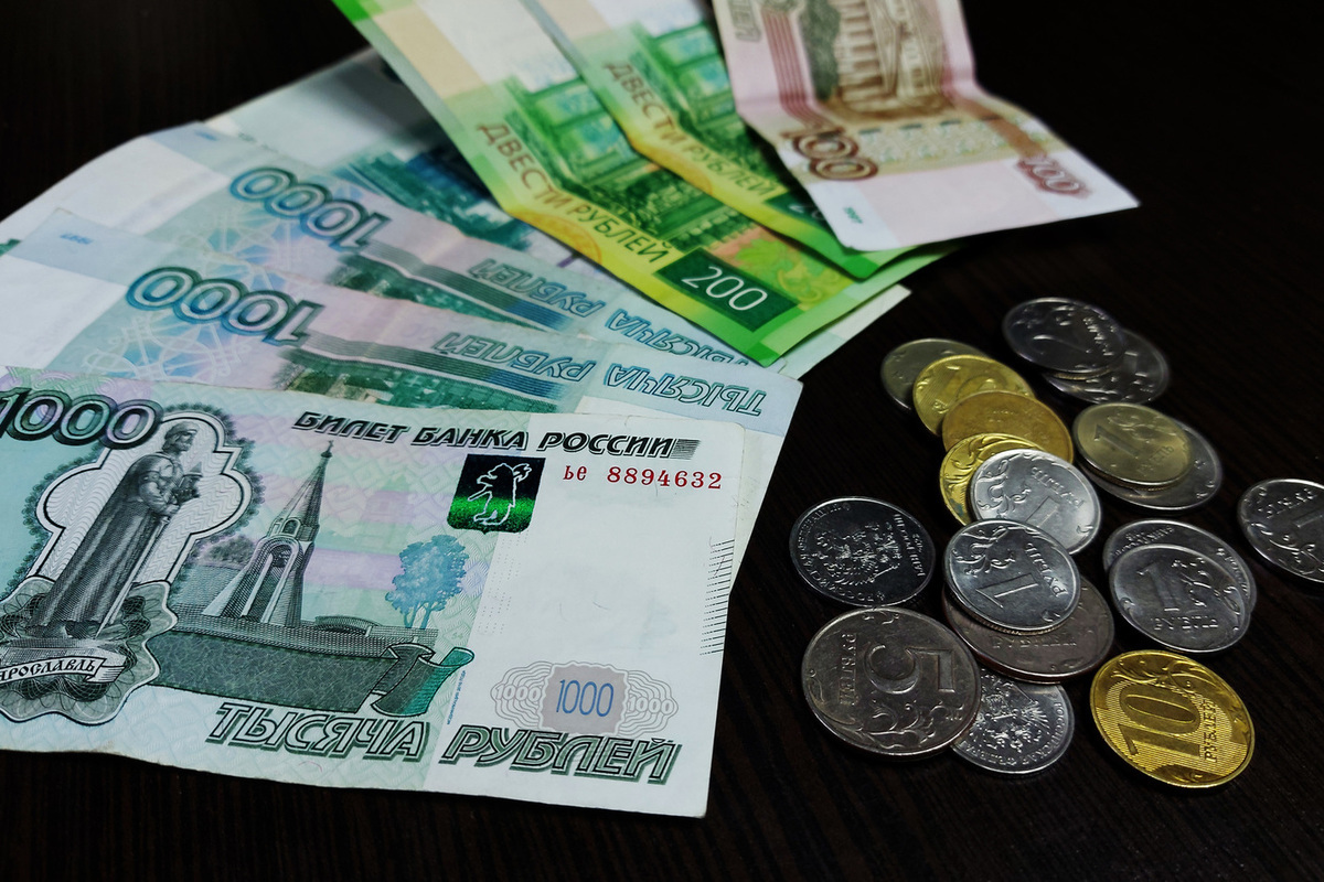 Калужанам рассказали, где выгоднее всего хранить средства в 2025 году