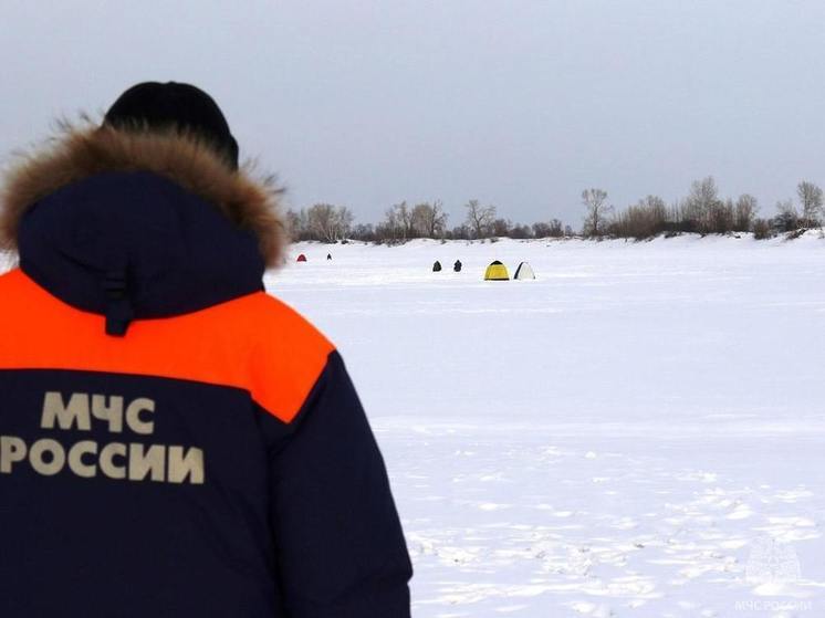 Алтайские спасатели рассказали, чего нужно бояться любителям зимней рыбалки