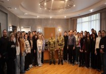 В Астраханском музыкальном колледже им. М.П. Мусоргского прошел урок мужества, на котором студенты встретились с военнослужащими астраханского отдельного батальона оперативного назначения Южного округа войск национальной гвардии РФ, принимавшими участие в специальной военной операции