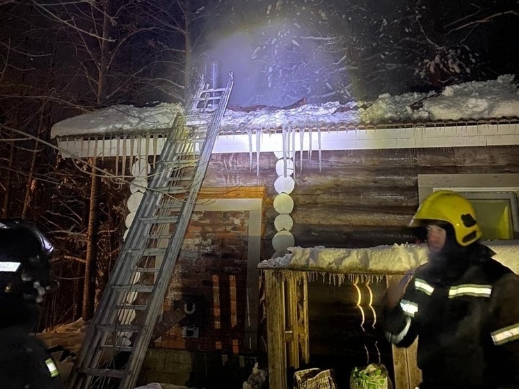 Баня вспыхнула ночью в поселке Сортавальского района