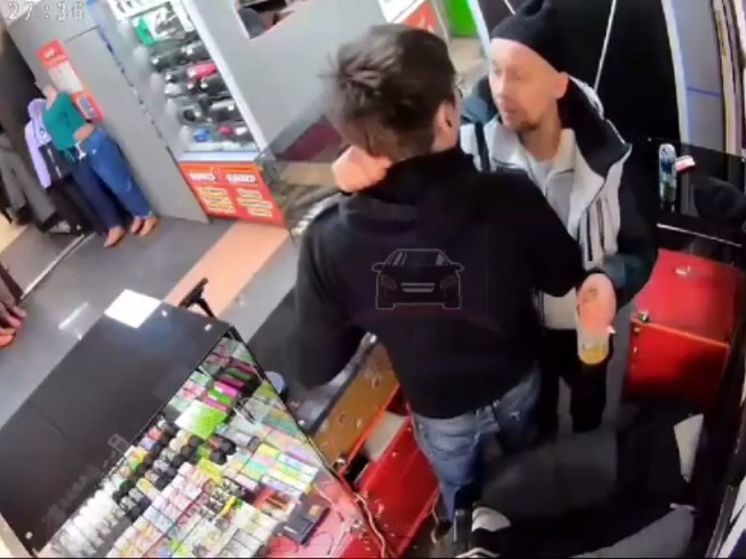 Красноярец с ножом напал на магазин электроники