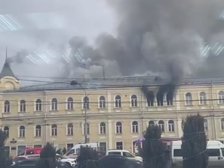 В Туле загорелось здание военное госпиталя