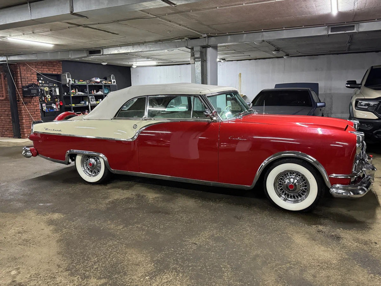 Красный кабриолет Packard Caribbean 1954 года продают в Самаре за 27 млн рублей