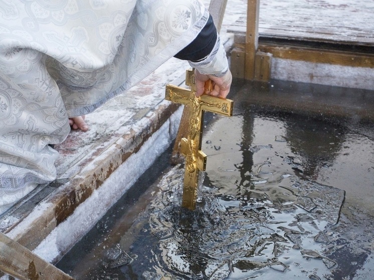 В НАО назвали ТОП-8 правил купания в крещенской проруби