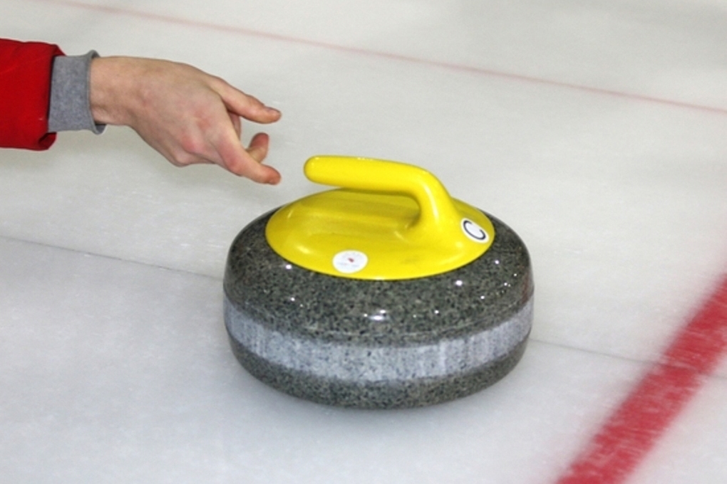 Всемирная федерация керлинга продлила отстранение россиян и белорусов