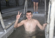 Клуб занимающихся моржеванием «Родник» 18 января поприветствует концертной программой окунающихся в купели в Крещение на озере Кенон в Чите