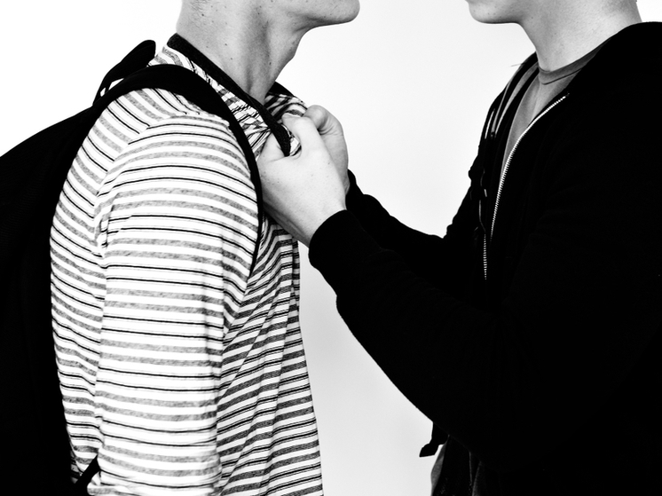 В Башкирии недовольный покупатель напал на продавца магазина