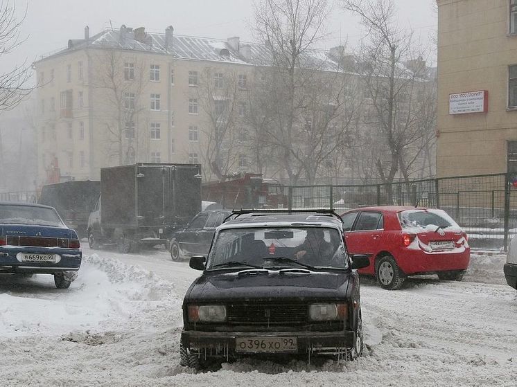 Автоэксперт Попов назвал три главные опасности для автомобилистов в гололед