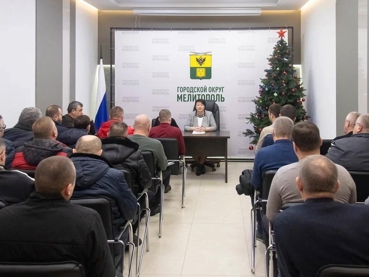 В Мелитополе ликвидируют последствия выброса мазута на побережье Азовского моря