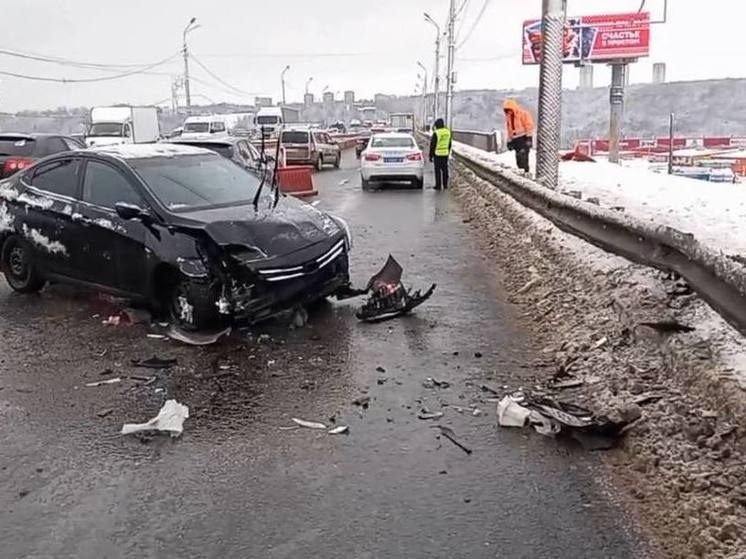 Причиной утреннего коллапса на дорогах Нижнего могла стать авария