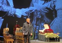 Режиссер фильма «Клетка для канарейки», который стал дебютным для юной Добровольской, рассказал, как судьба случайно свела его с будущей звездой, когда той было около 16 лет