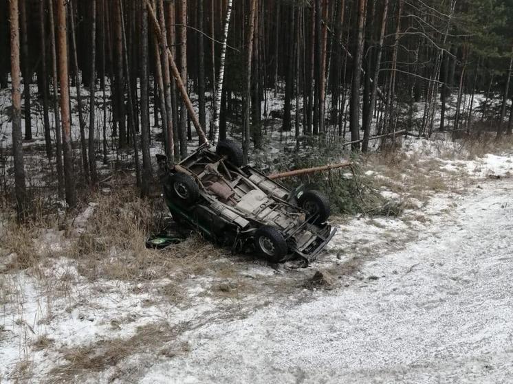 Машина лесной охраны перевернулась в Подмосковье, вылетев в кювет