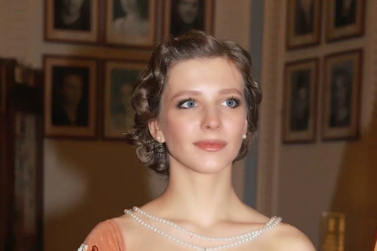 Жена Авербуха избавилась от пуританских нарядов