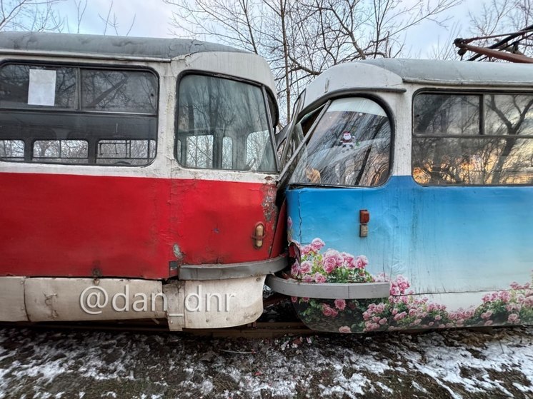 В Донецке столкнулись два трамвая