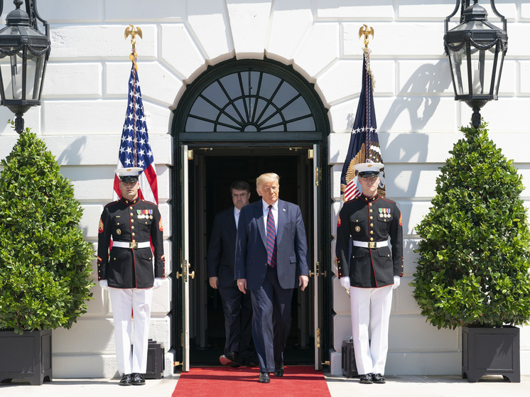 Белый дом информировал команду Трампа о новых санкциях против энергосектора России