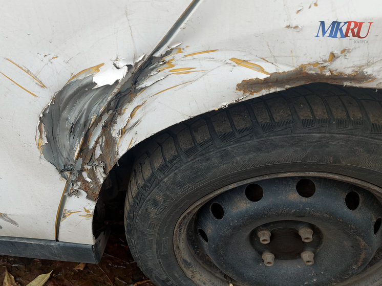 Под Кировым произошла авария с рейсовым автобусом