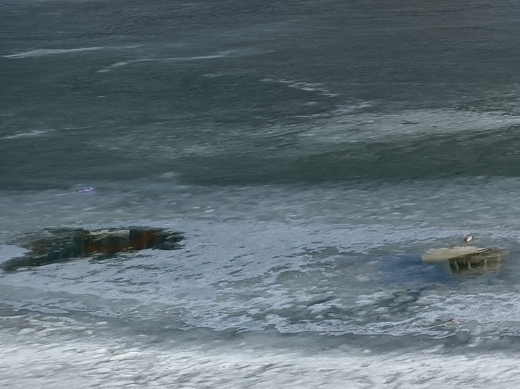 Евгений Куйвашев предупредил о тонком льде во время крещенских купаний