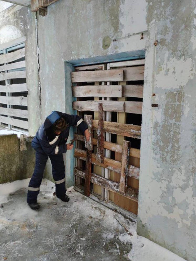 В Хвастовичах не пускают к старому дому