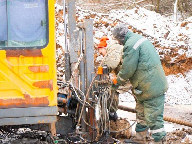 В Серпухове идет ремонт трубопровода в деревне Лужки