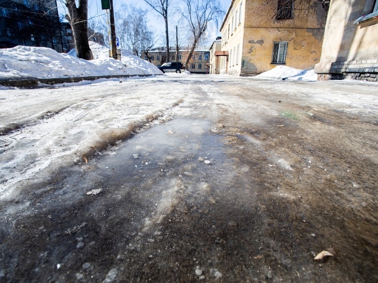 "Томскводоканал" прокомментировал порыв на водопроводном вводе  на улице Ново-Киевской