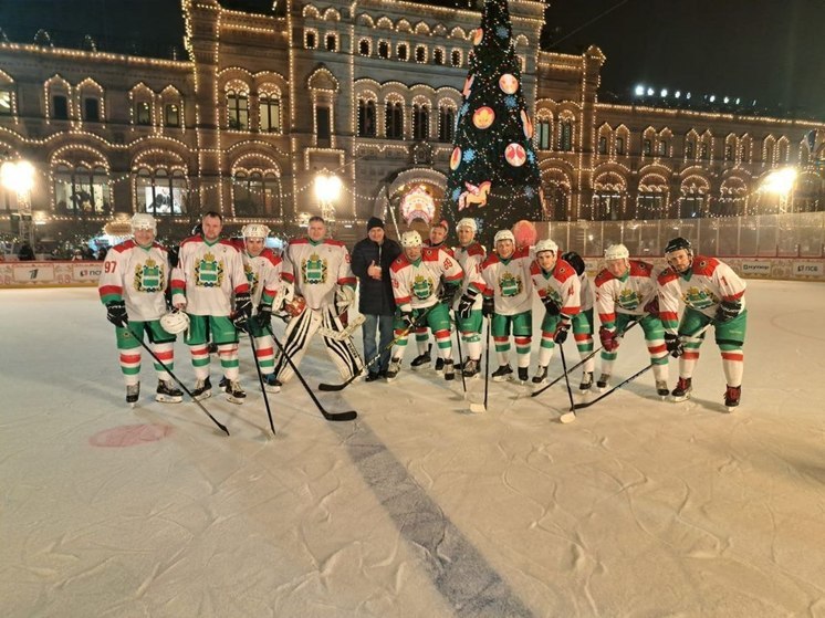 Калужане проиграли москвичам в ледовой схватке на Красной площади