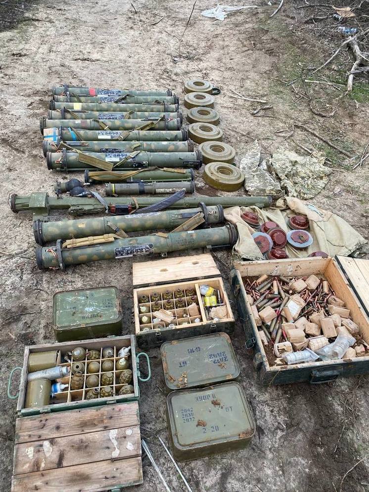 В Запорожской области нашли крупный схрон с оружием и боеприпасами