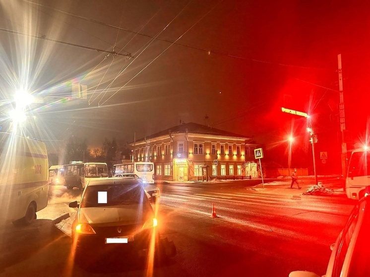 Пешехода госпитализировали после наезда автомобиля в Вологде