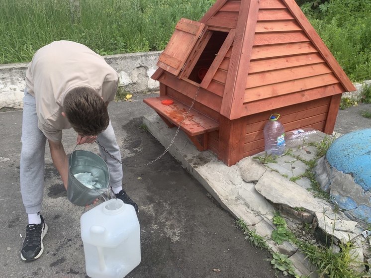 Священник Савченко запретил калининградцам хранить святую воду дольше года