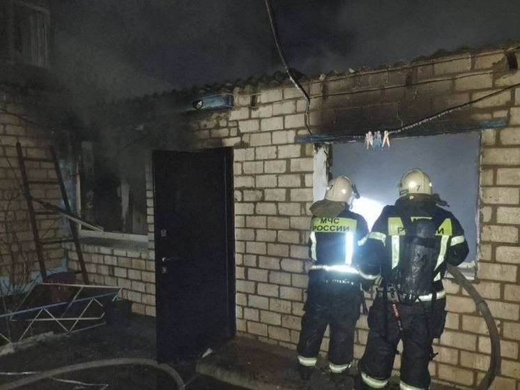В райцентре Калмыкии сгорела пристройка к дому
