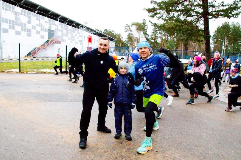Бежим на клуб. Беговой клуб oz run. Беговой клуб. Бег воробьевы горы. День рождения беговая.